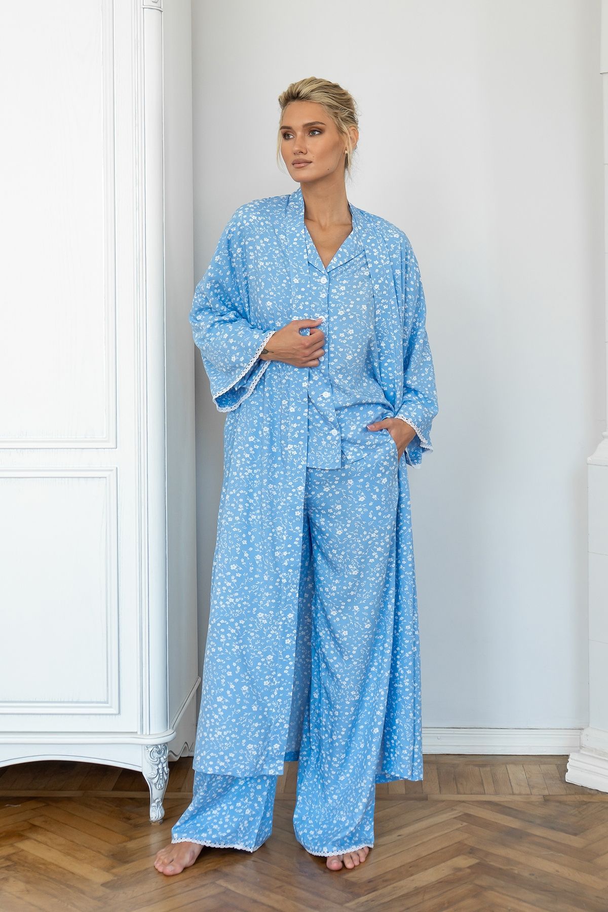 Lace dressing gown Felicity